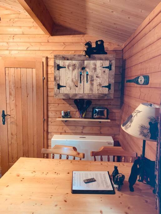 Honeybear Hideaway Cabin Гейворд Екстер'єр фото